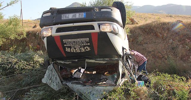 Malatya'da işçileri taşıyan minibüs devrildi, 24 yaralı