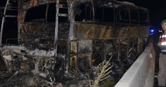 Manisa-Balıkesir yolunda trafik kazası, 1 ölü, 11 yaralı