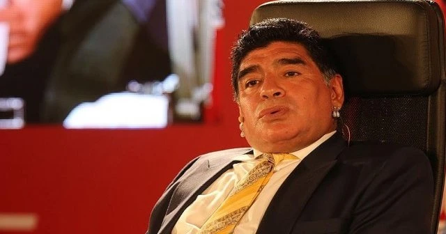 Maradona Messi'ye 'dön' dedi