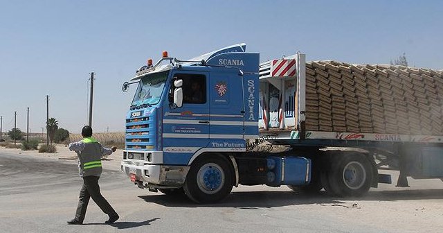 Mısır Refah Sınır Kapısı&#039;ndan 28 tırın Gazze&#039;ye geçişine izin verdi