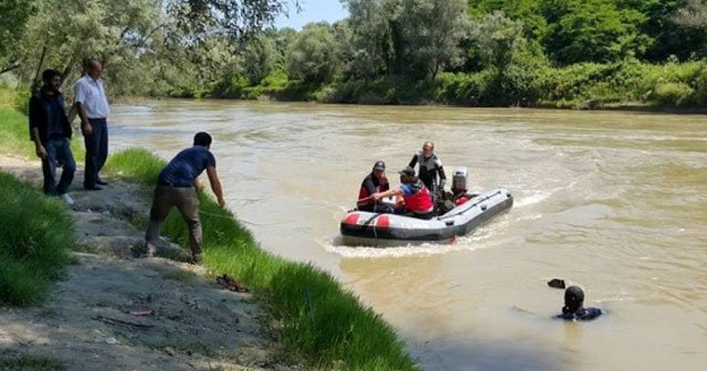 Nehre düşen çocuk 3 gündür bulunamadı