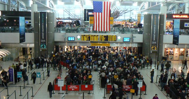 New York Havalimanı&#039;nda bomba alarmı