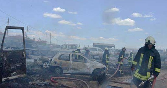 Otoparkta çıkan yangında 70’e yakın araç kül oldu