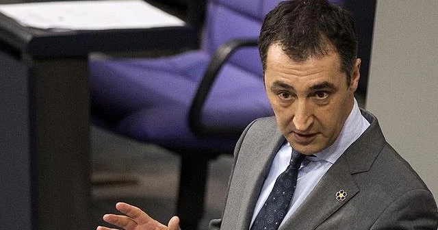Özdemir '1915' için söylediklerini unuttu