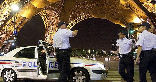 Paris&#039;te EURO 2016 alarmı