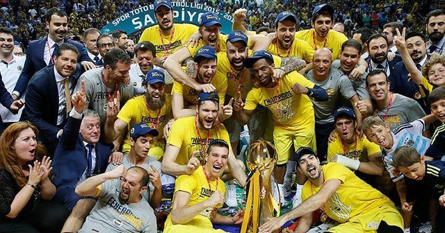 Potada şampiyon Fenerbahçe