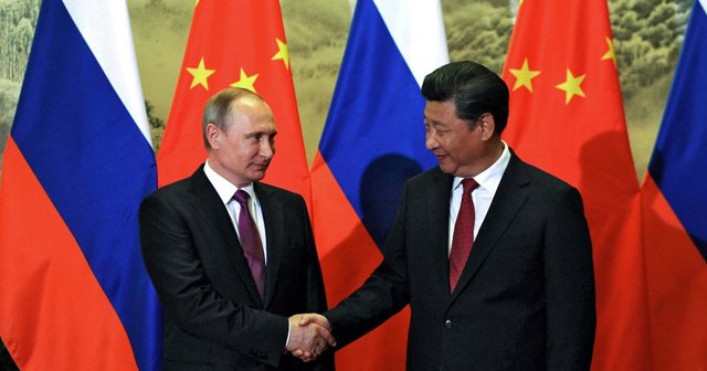 Putin Çin Devlet Başkanı Jinping ile görüştü