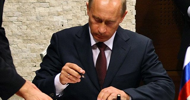 Putin&#039;den yaptırımları kaldıran imza