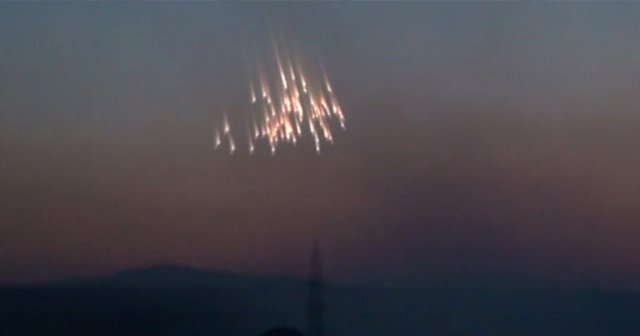 Rus uçakları sivillere fosfor bombası yağdırdı