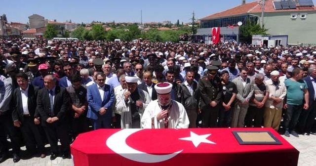 Şehit Uzman Çavuş Yüksel’i 5 bin kişi uğurladı