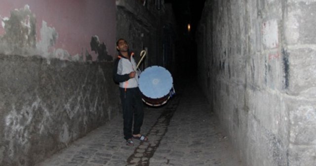 Surlular, silah yerine davul sesiyle uyandı