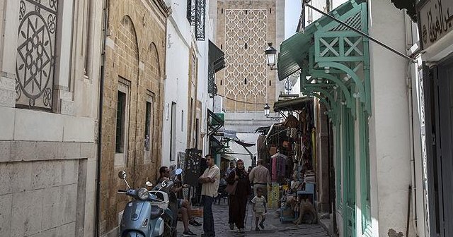 Tunus&#039;ta olağanüstü hal 1 ay uzatıldı