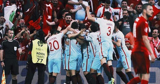 Türkiye Çek Cumhuriyeti&#039;ni 2-0 yendi