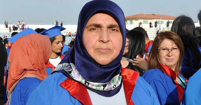 Üniversite hayalini 35 yıl sonra gerçekleştirdi