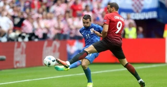 Ünlü futbolcunun babası hayatını kaybetti