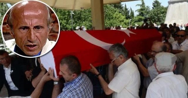 Yaşar Nuri Öztürk'ün tabutundaki detaya dikkat