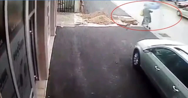 Yaşlı kadın çukura böyle düştü
