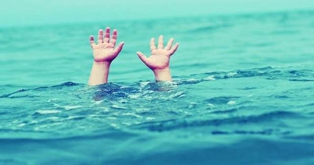 3 çocuk, serinlemek için girdiği havuzda boğuldu
