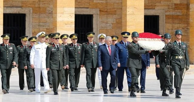 Anıtkabir&#039;de YAŞ üyeleriyle ilgili çarpıcı detay