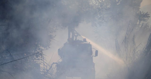 Antalya&#039;da korkutan yangın