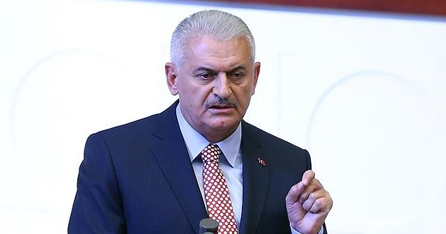 Başbakan Yıldırım vatandaşları Kızılay&#039;a davet etti