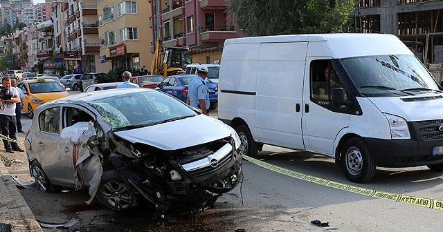 Başkent&#039;te feci kaza, 1 ölü 4 yaralı