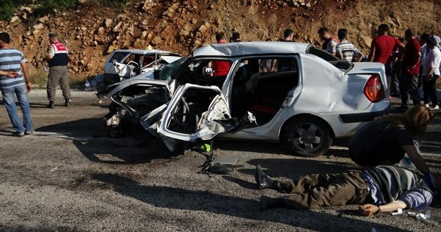 Bayram tatilinde 5 günün kaza bilançosu, 77 ölü, 221 yaralı