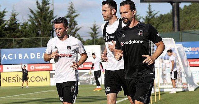 Beşiktaş formasıyla ilk antrenmanına çıktı