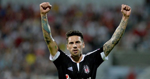 Beşiktaş&#039;ta Sosa sürprizi