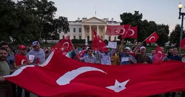 Beyaz Saray&#039;da önünde protesto hazırlığı