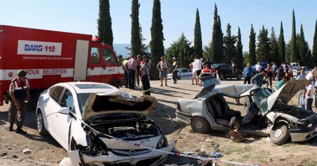 Burdur&#039;da feci kaza, 2 ölü 7 yaralı