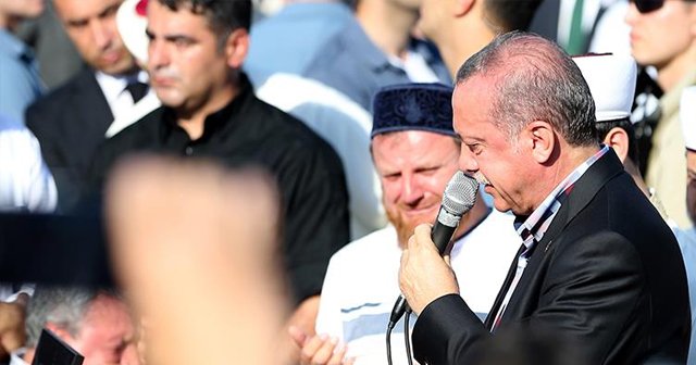 Cumhurbaşkanı Erdoğan gözyaşlarına hakim olamadı