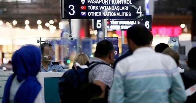 Darbe girişiminden bir gün önce yurt dışına kaçmışlar