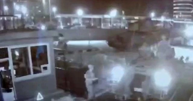 Darbeciler tankları kışladan böyle çıkardı