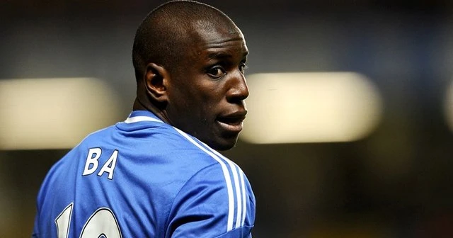 Demba Ba futbol hayatı için kararına verdi