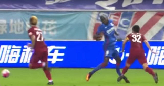 Demba Ba’nın ayağı böyle kırıldı