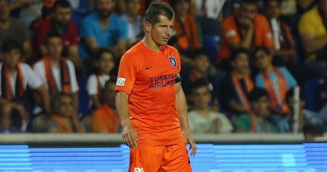 Emre Belözoğlu, tarihe geçti!