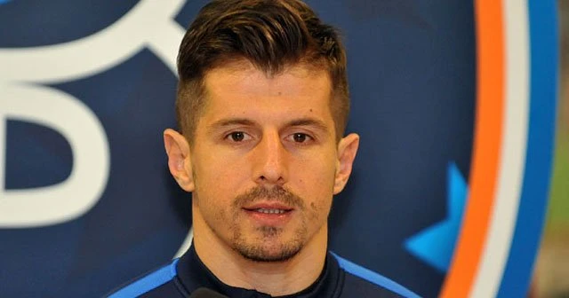 Emre Belözoğlu tarihe geçti!