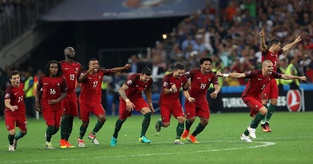 EURO 2016&#039;da yarı finale yükselen ilk takım Portekiz oldu