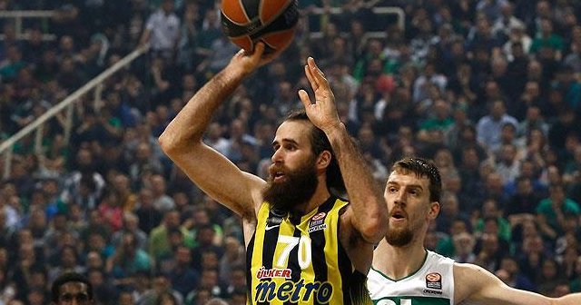 Fenerbahçeli Datome ameliyat edildi