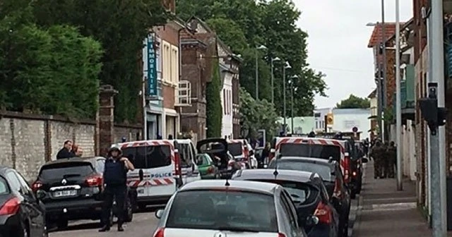 Fransa'da baskın dehşeti, 3 ölü