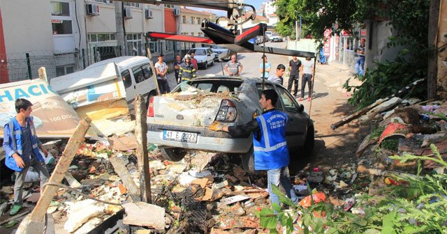 Freni patlayan kamyonet dehşet saçtı, 1 ölü, 1 yaralı