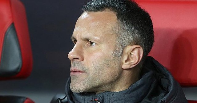 Giggs Manchester United&#039;dan resmen ayrıldı