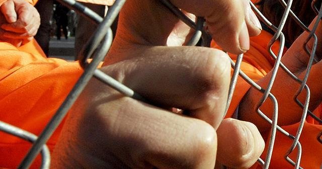 Guantanamo&#039;daki iki mahkum Sırbistan&#039;a gönderildi