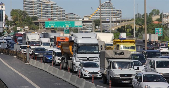 İstanbul&#039;da trafik felç oldu