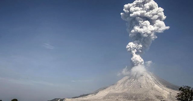 Japonya&#039;da Sakurajima Yanardağı faaliyete geçti