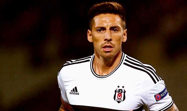 Jose Sosa geri adım atmıyor