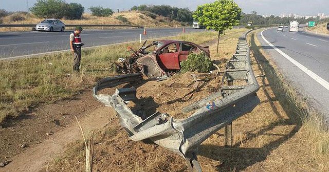 Mersin&#039;de trafik kazası, 2 ölü, 4 yaralı