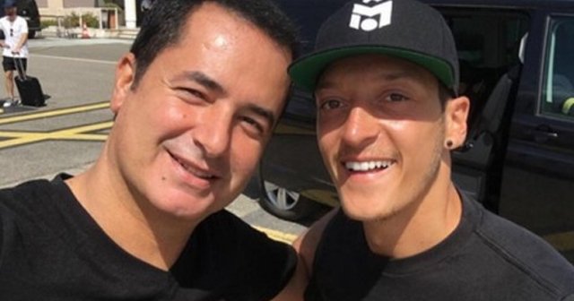 Mesut Özil ile selfieye olağanüstü ilgi