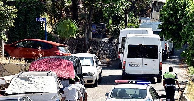 Otele düzenlenen saldırıda yer alan iki subay teslim oldu